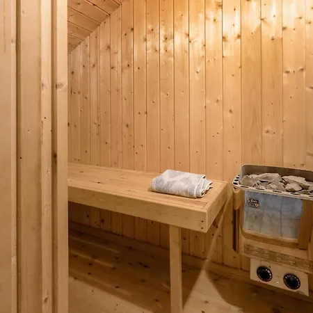 度假居 Gorgeous In With Sauna